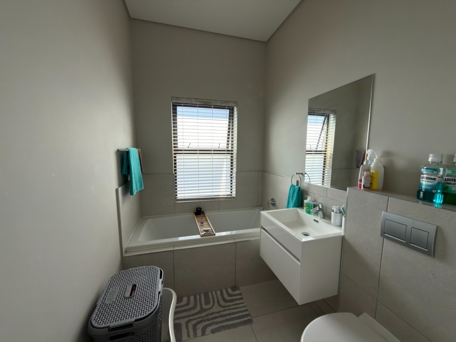 3 Bedroom Property for Sale in Aan de Wijnlanden Western Cape